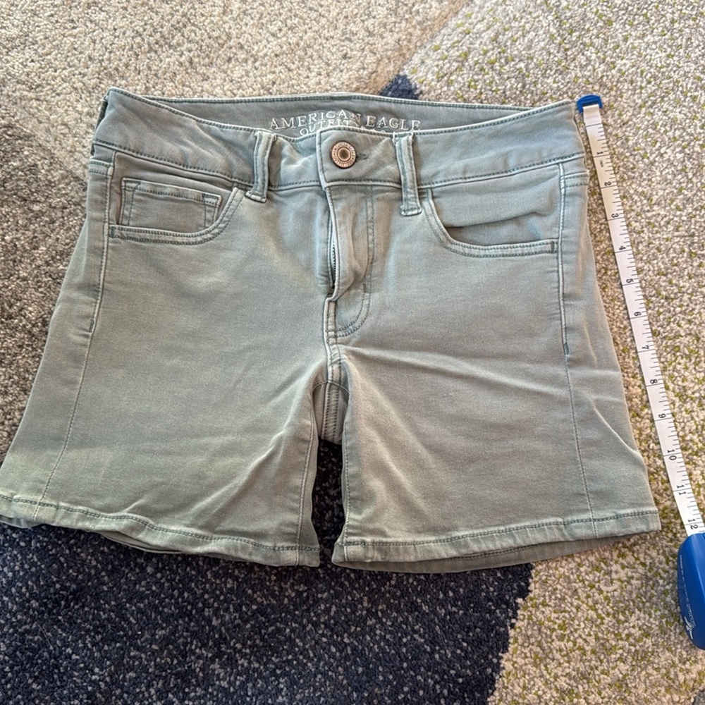 American Eagle Outfitters Womens Shorts Olive Super Stretch Mid Rise Siz…